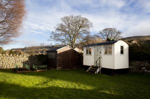 craggley cottage hut 1.jpg